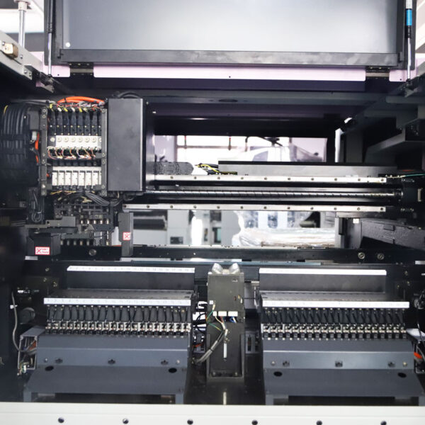 YAMAHA YV 100XG Pick and Place Machine - Image 2