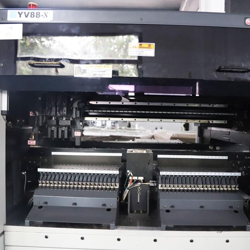YAMAHA YV88X Pick and Place Machine - Image 4